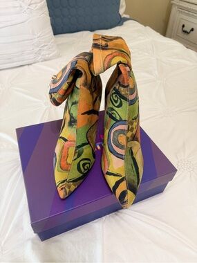 Colorful Abstract Print Pointed Toe Women's Boots